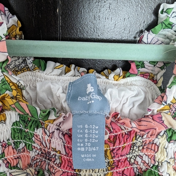 Floral BabyGap 6-12 m dress - Picture 3 of 3